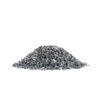 Haufen aus schwarzem Steinmix mit 2-4 mm Körnung auf weißem Hintergrund