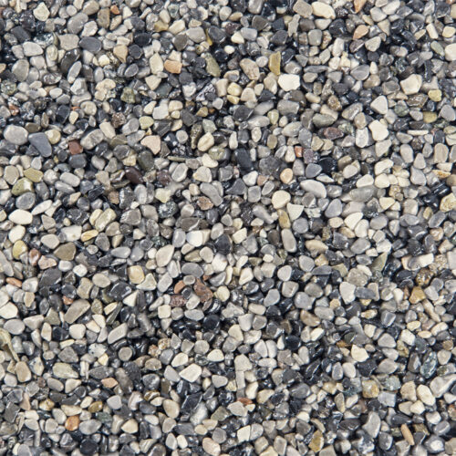 Nahaufnahme eines Steinteppichs in Beige und Grau, Körnung 2-4 mm