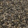 Nahaufnahme von beige-grauen Marmorkieseln mit einer Körnung von 2-4 mm