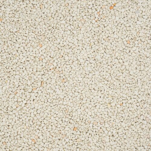 Nahaufnahme eines weißen Steinteppichs mit feiner Körnung