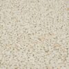 Nahaufnahme von weiß-cremefarbenem Steinteppich mit 2-4 mm Körnung