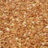 Nahaufnahme von mehrfarbigem Marmorkies mit Körnung 4-7 mm in Weiß, Beige, Gelb und Rot